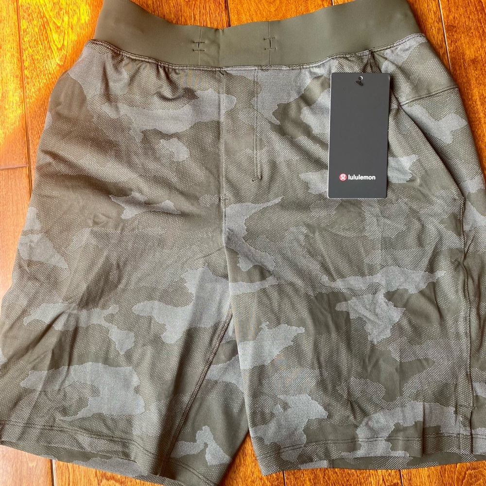 Lululemon T.H.E. Linerless 9” Short - Men’s Medium